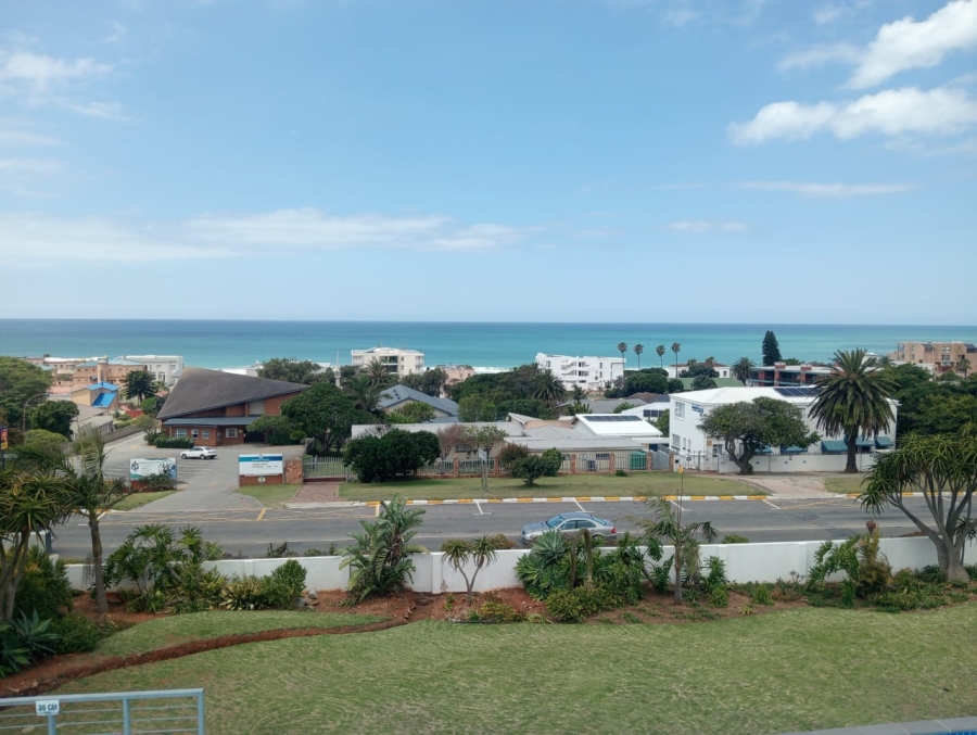 5 Bedroom Property for Sale in Jeffreys Bay Central Eastern Cape